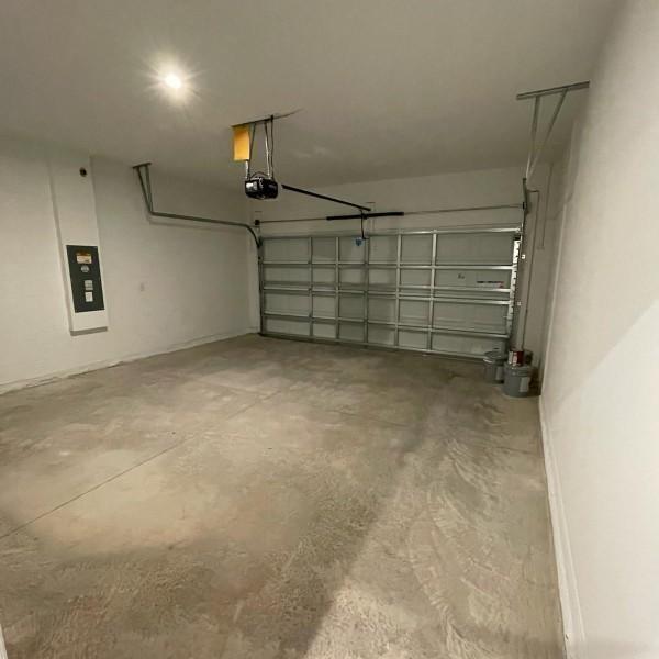 Garage para dos vehículos, casa nueva en renta en haines city