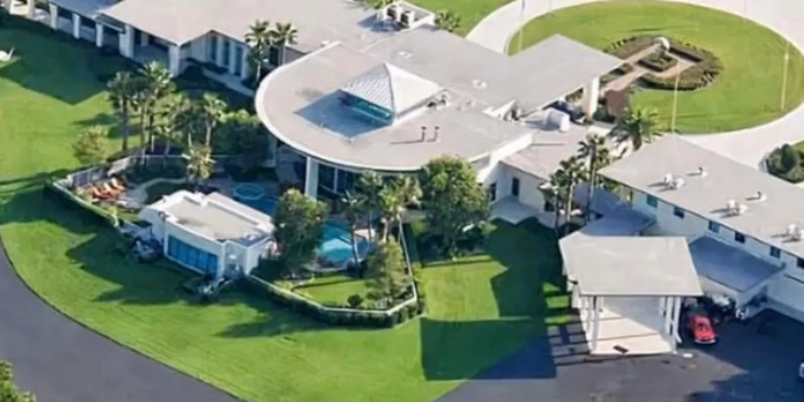 La Casa de John Travolta: Un Paraíso Aeronáutico en Ocala